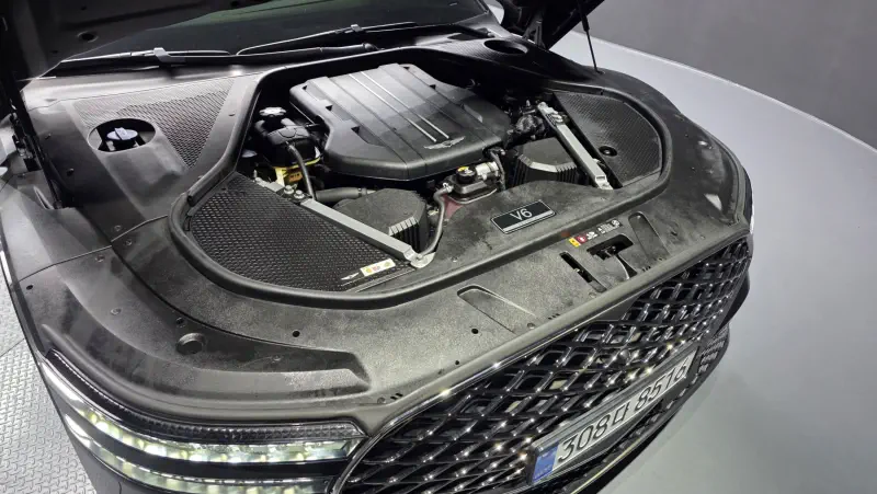 Genesis G90