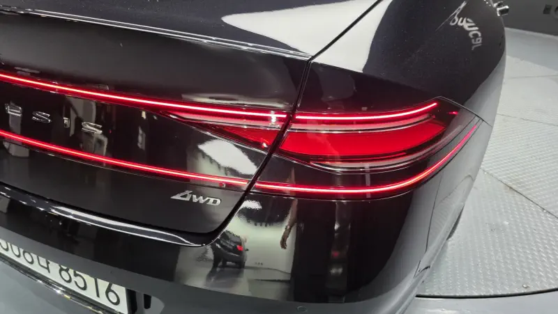 Genesis G90