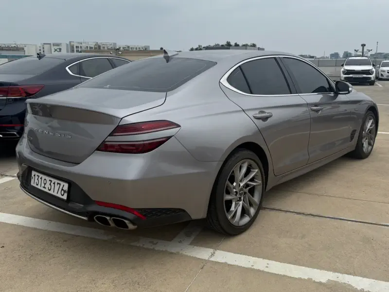 Genesis G70