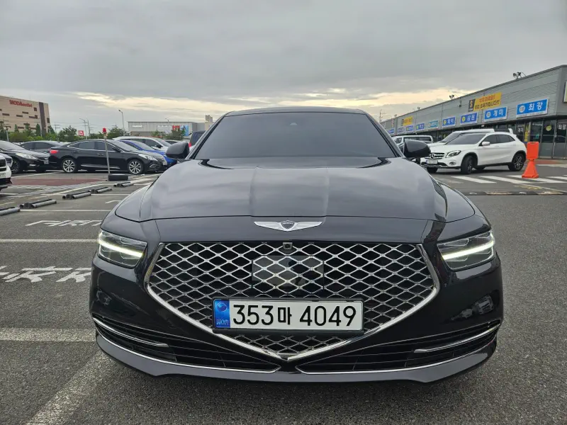Genesis G90