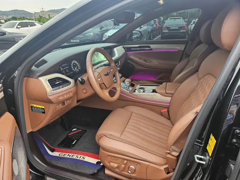 Genesis G90