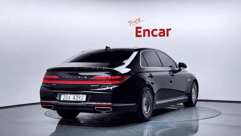 Genesis G90