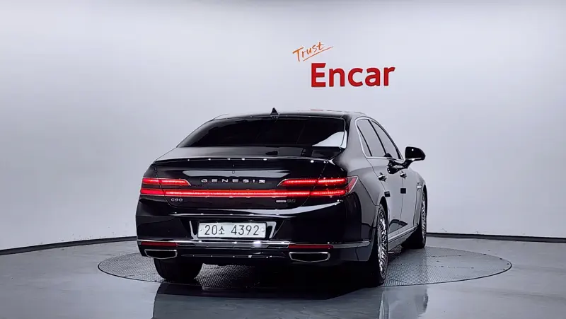 Genesis G90
