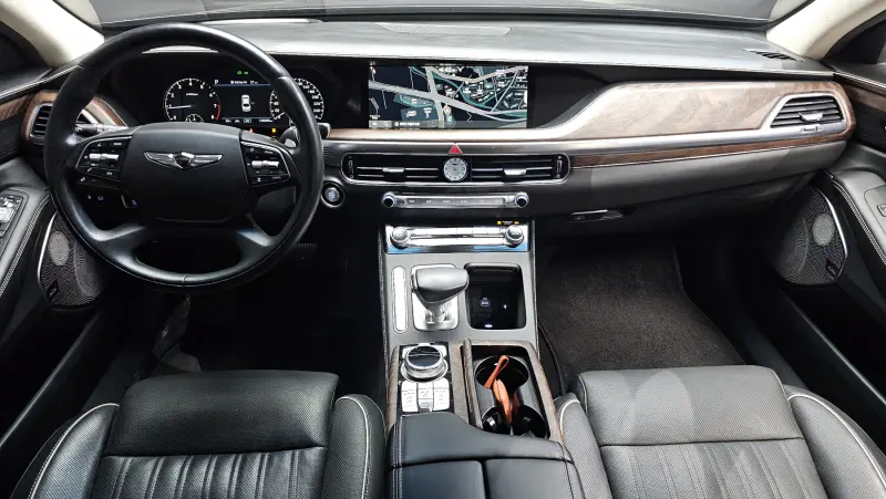 Genesis G90