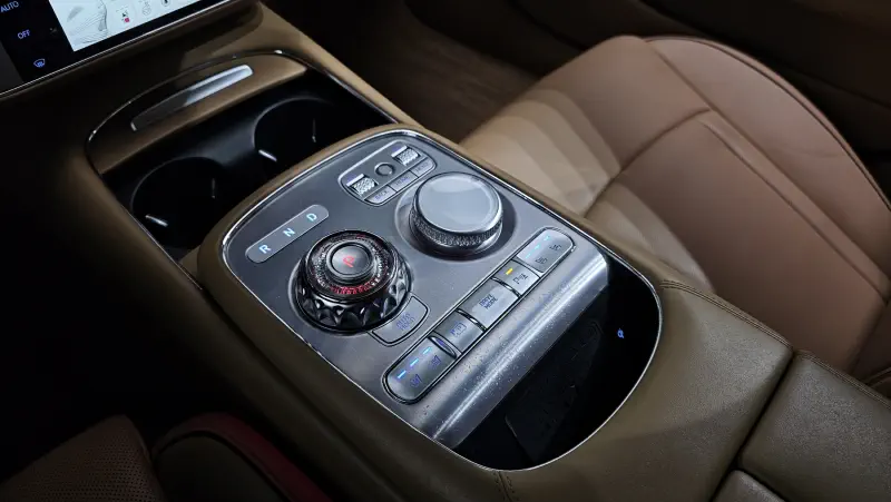 Genesis G90
