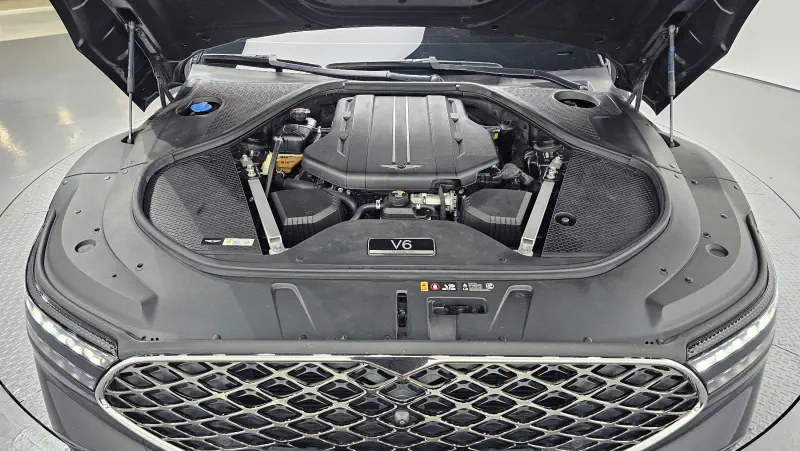 Genesis G90