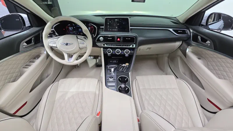 Genesis G70