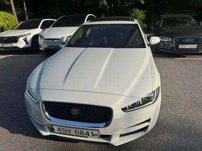 Jaguar XE