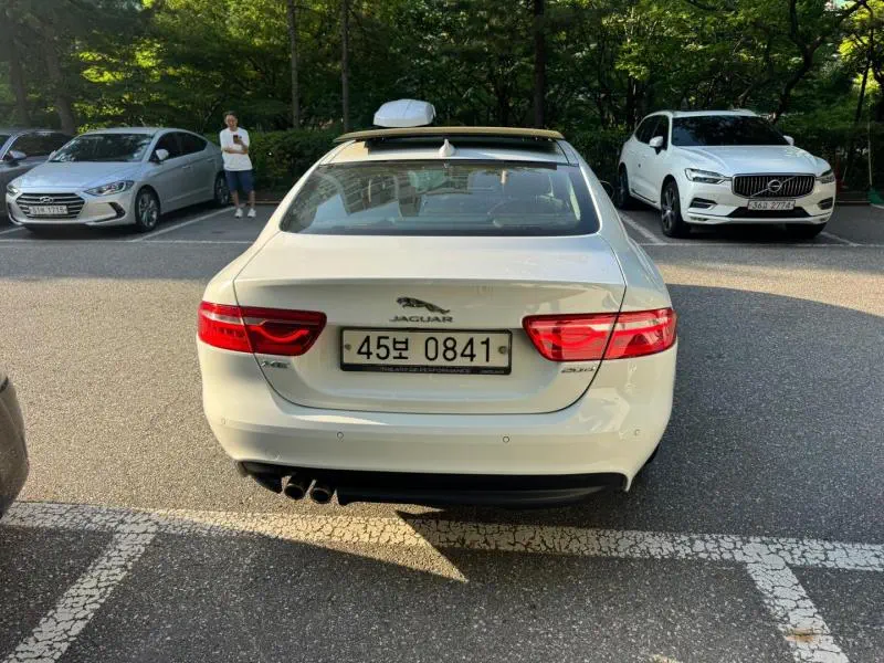 Jaguar XE