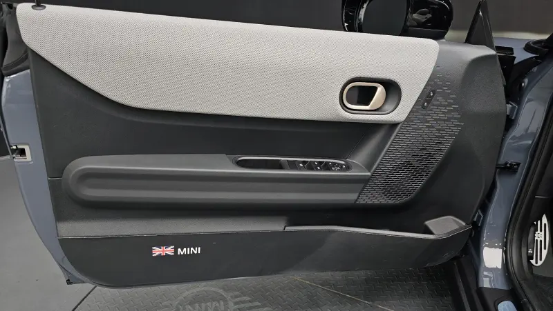 MINI Cabrio