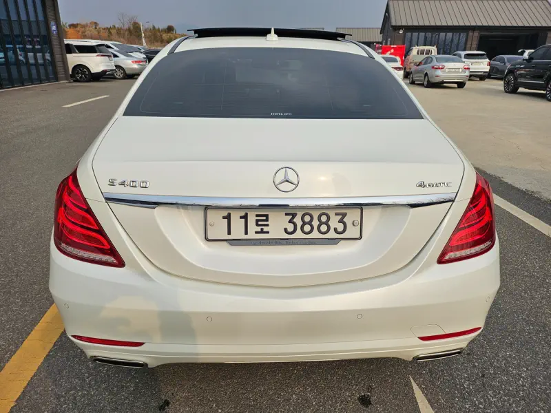 Mercedes-Benz S-Class