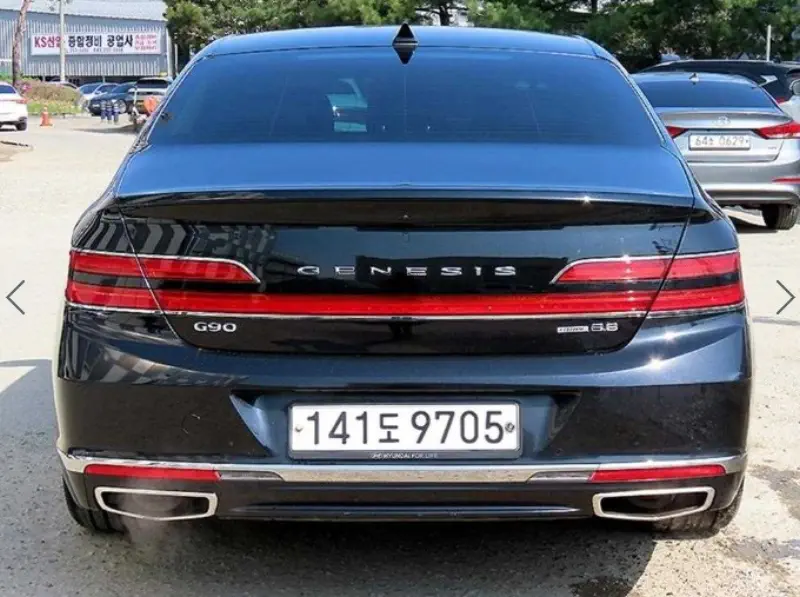 Genesis G90