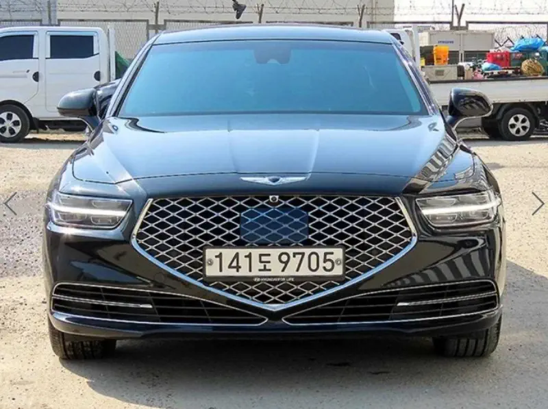 Genesis G90