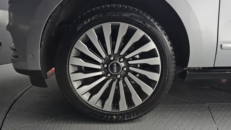 Lincoln Navigator