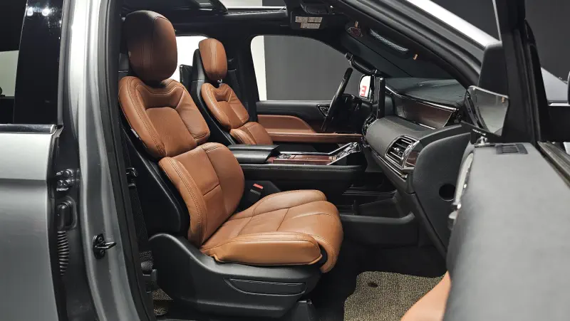 Lincoln Navigator