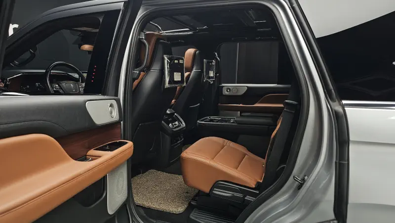 Lincoln Navigator