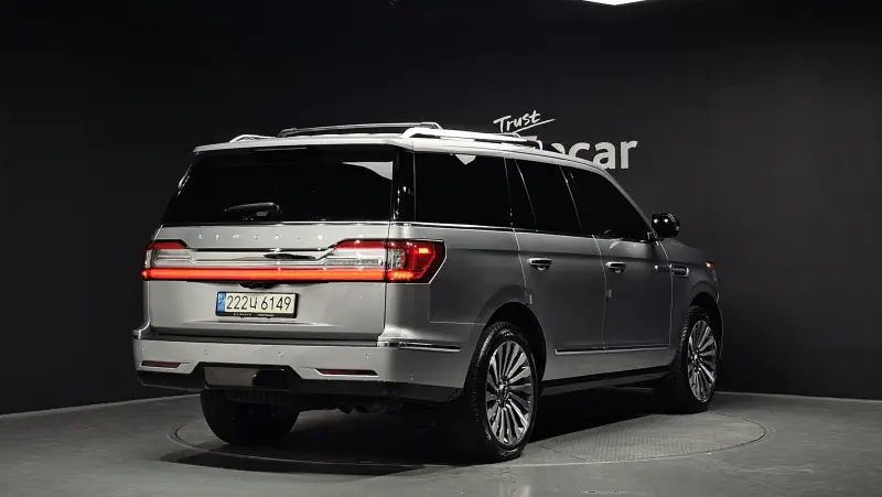 Lincoln Navigator