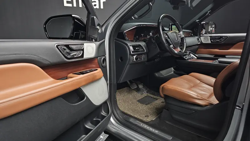 Lincoln Navigator