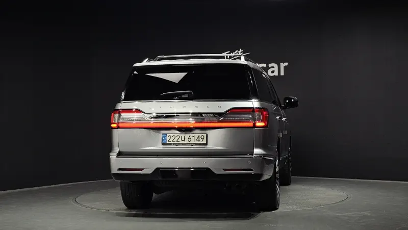 Lincoln Navigator