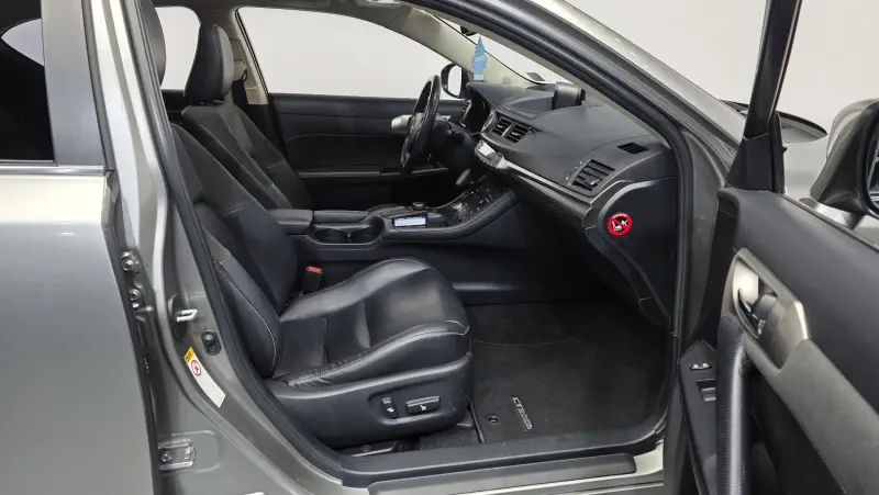 Lexus CT200h