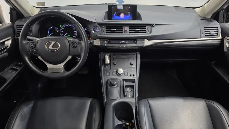 Lexus CT200h