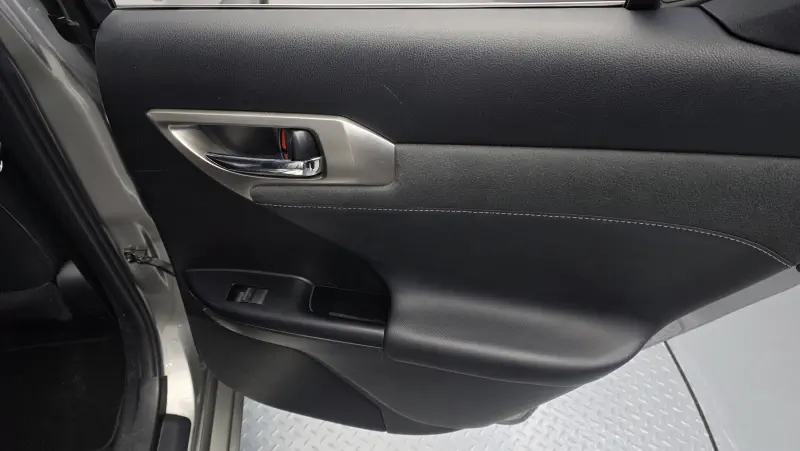 Lexus CT200h