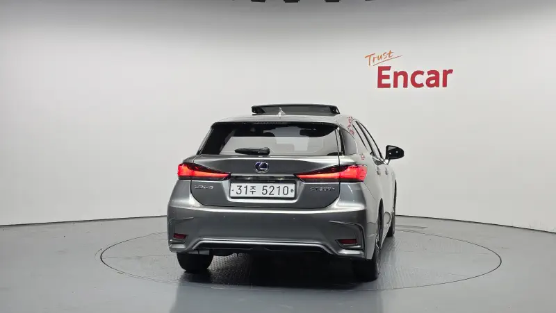Lexus CT200h