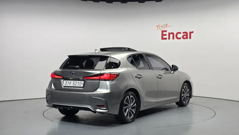 Lexus CT200h