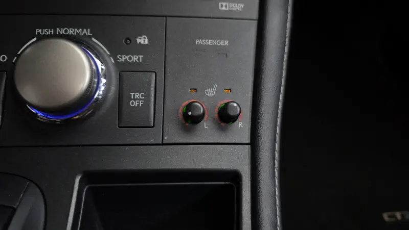Lexus CT200h