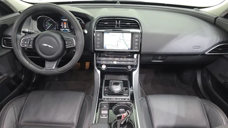 Jaguar XE