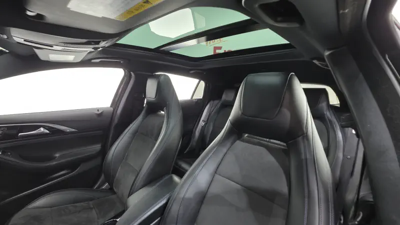 Infiniti Q30