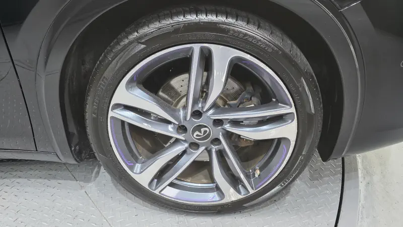 Infiniti Q30