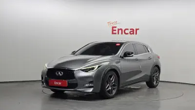 Infiniti Q30