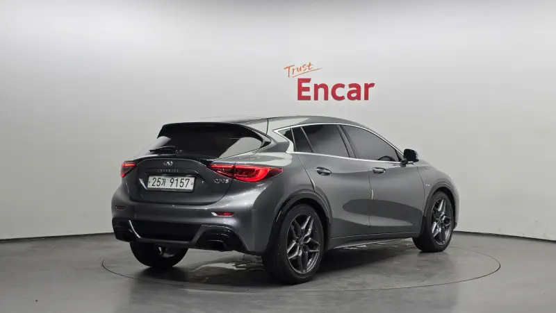Infiniti Q30