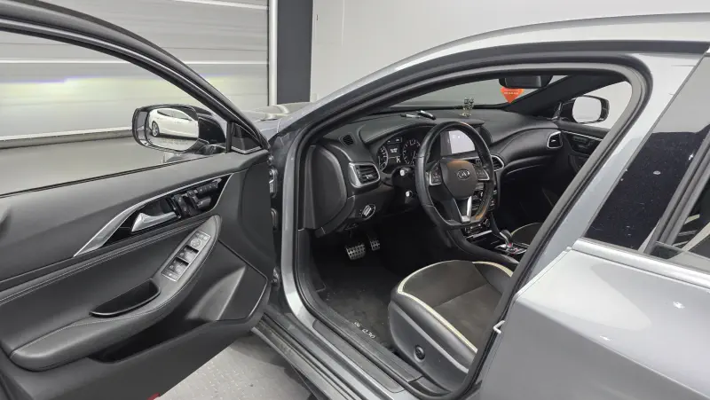 Infiniti Q30