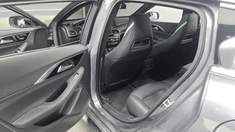 Infiniti Q30
