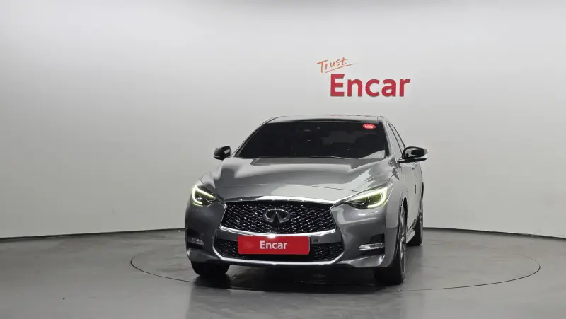 Infiniti Q30