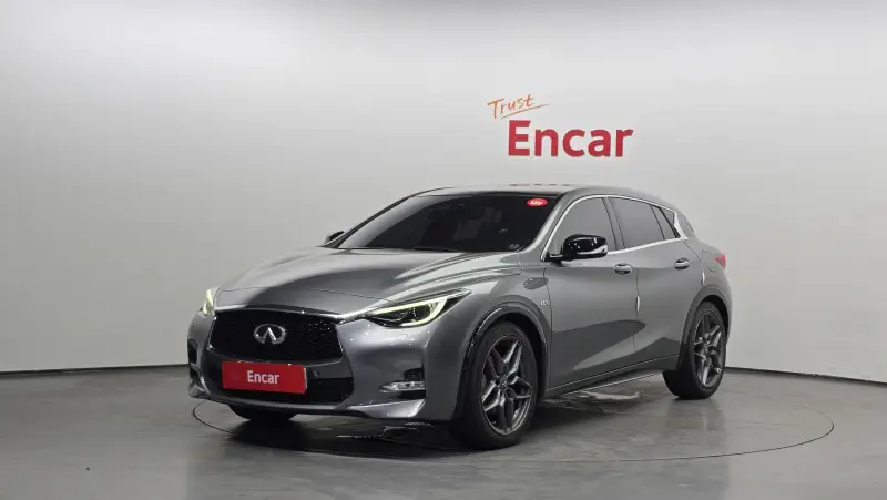 Infiniti Q30
