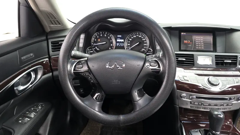 Infiniti M37