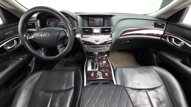 Infiniti M37