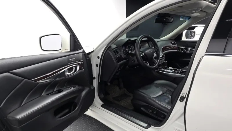 Infiniti M37