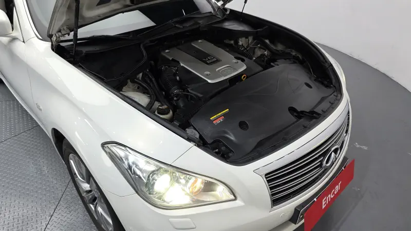 Infiniti M37
