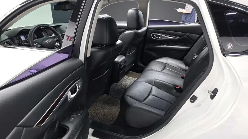 Infiniti M37