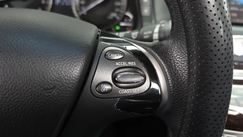 Infiniti M37