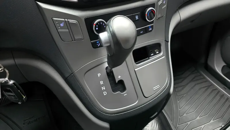 Hyundai Grand Starex