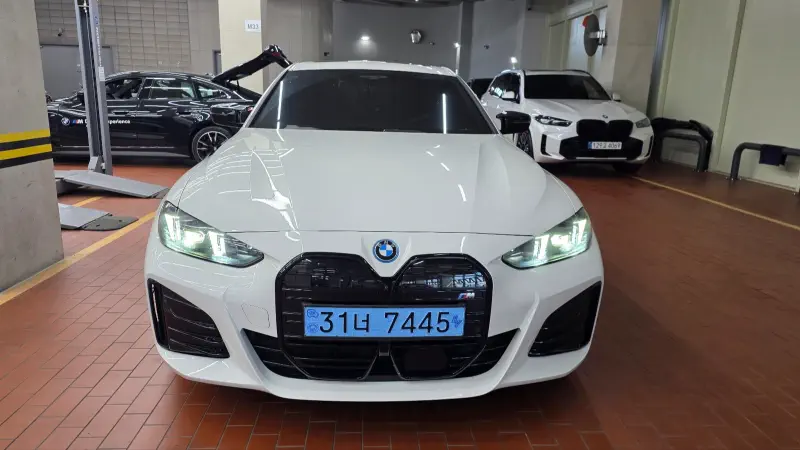 BMW i4