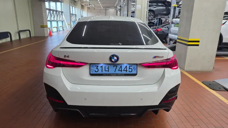 BMW i4