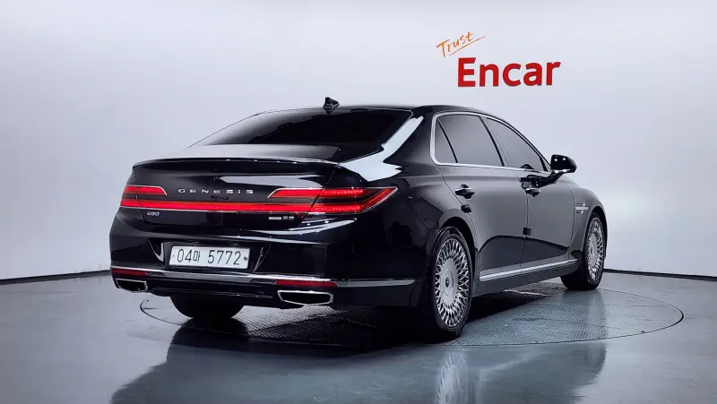 Genesis G90