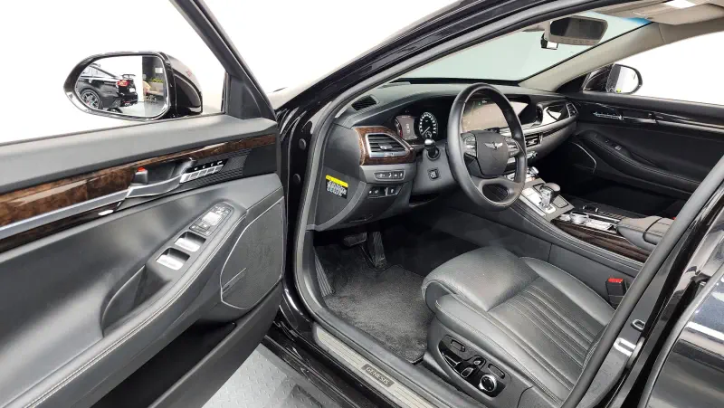 Genesis G90