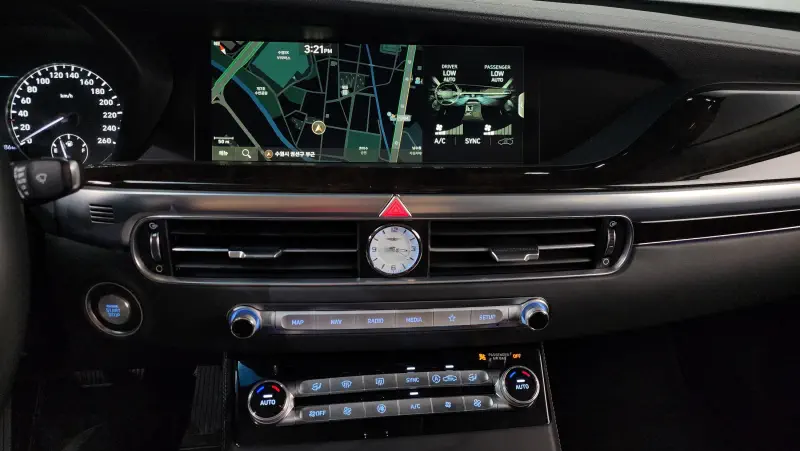 Genesis G90